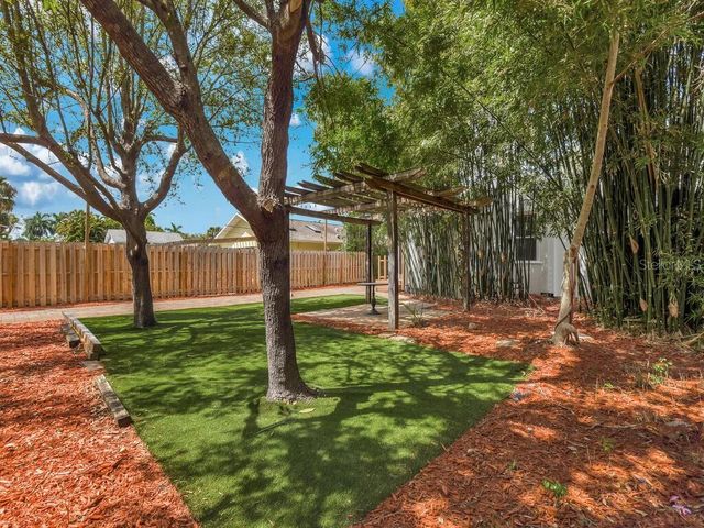 1446 POINCIANA AVENUE, Fort Myers, FL 33901