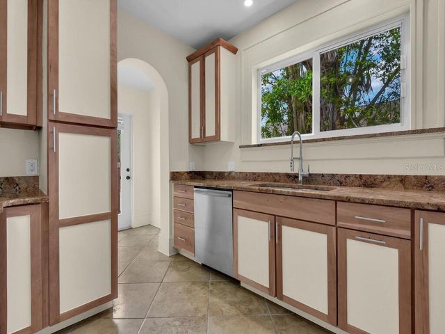 1446 POINCIANA AVENUE, Fort Myers, FL 33901