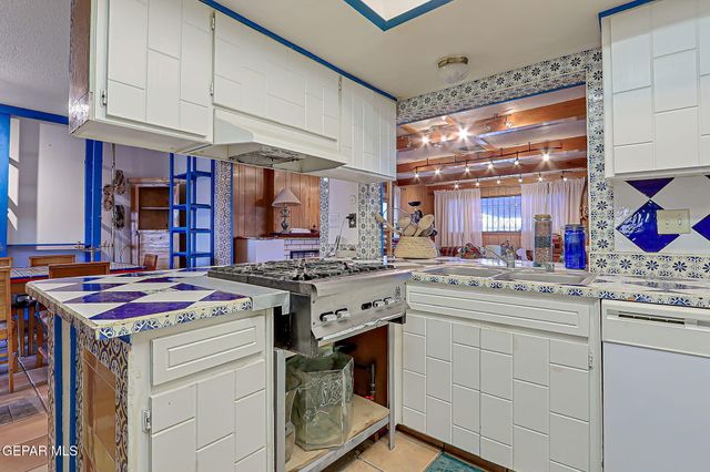 284 MARICOPA Drive, El Paso, TX 79912