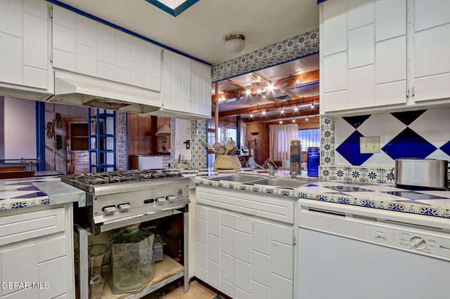 284 MARICOPA Drive, El Paso, TX 79912