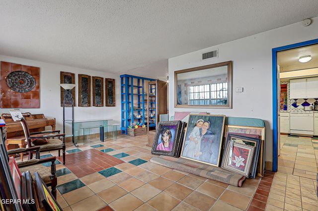 284 MARICOPA Drive, El Paso, TX 79912