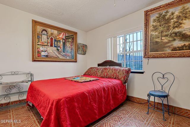 284 MARICOPA Drive, El Paso, TX 79912