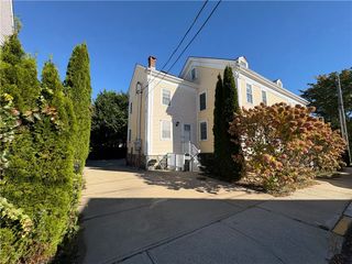 22 Stockholm Street 1, Newport, RI 02840