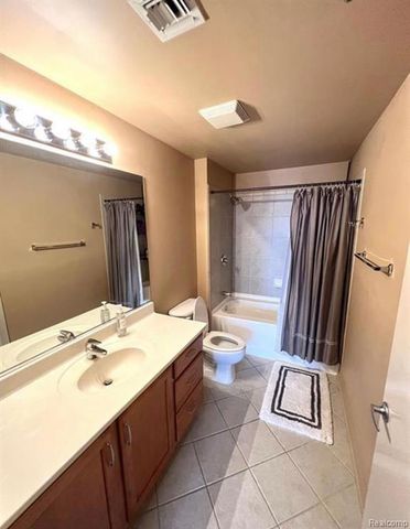 101 Curry 606, Royal Oak, MI 48067