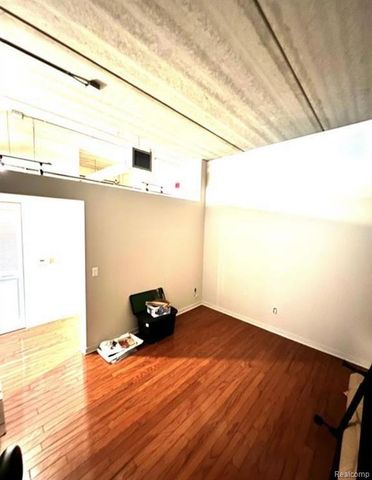 101 Curry 606, Royal Oak, MI 48067