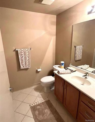 101 Curry 606, Royal Oak, MI 48067