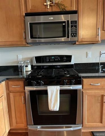 101 Curry 606, Royal Oak, MI 48067