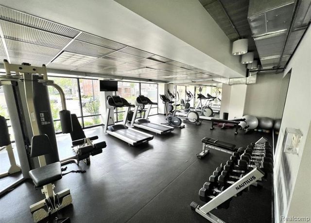 101 Curry 606, Royal Oak, MI 48067