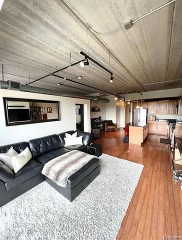 101 Curry 606, Royal Oak, MI 48067