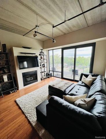 101 Curry 606, Royal Oak, MI 48067