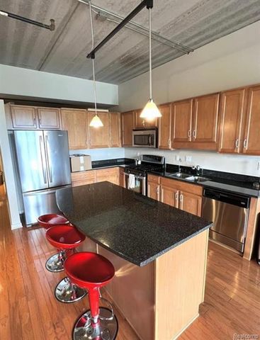 101 Curry 606, Royal Oak, MI 48067