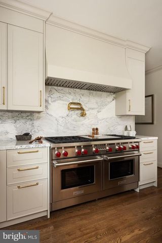 8901 DURHAM DR, Potomac, MD 20854