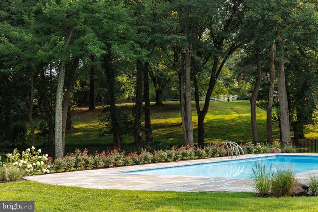 8901 DURHAM DR, Potomac, MD 20854