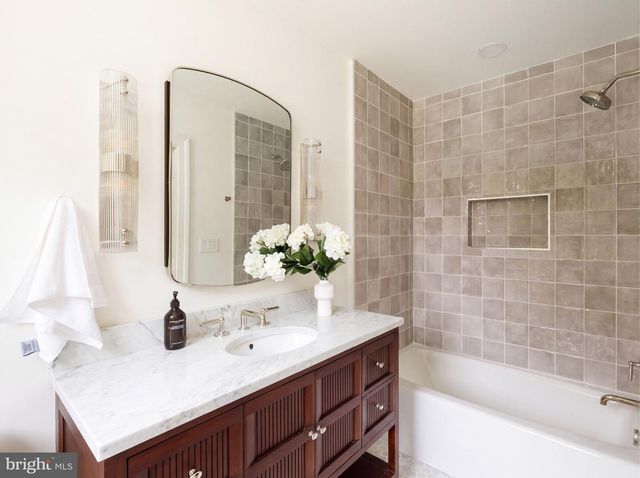 8901 DURHAM DR, Potomac, MD 20854