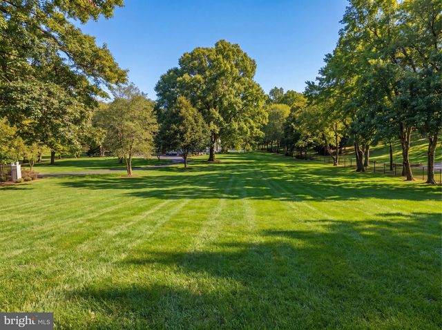 8901 DURHAM DR, Potomac, MD 20854