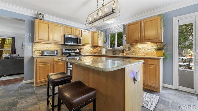 125 Pine Needle Drive, Wentzville, MO 63385