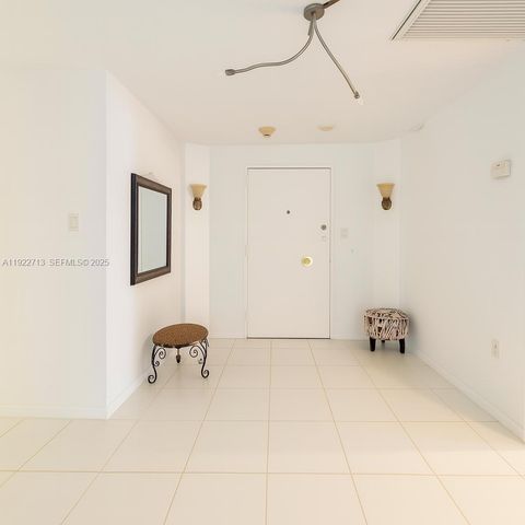 5255 Collins Avenue 5D, Miami Beach, FL 33140