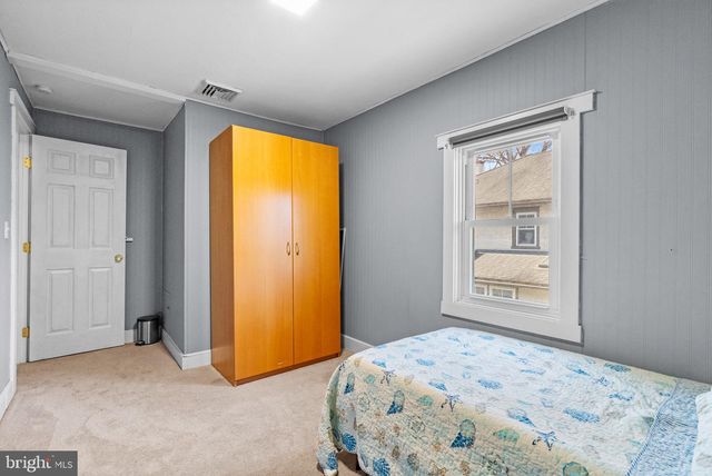 245 WILLOW AVE, Wayne, PA 19087