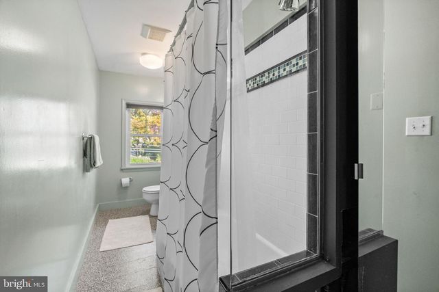 245 WILLOW AVE, Wayne, PA 19087