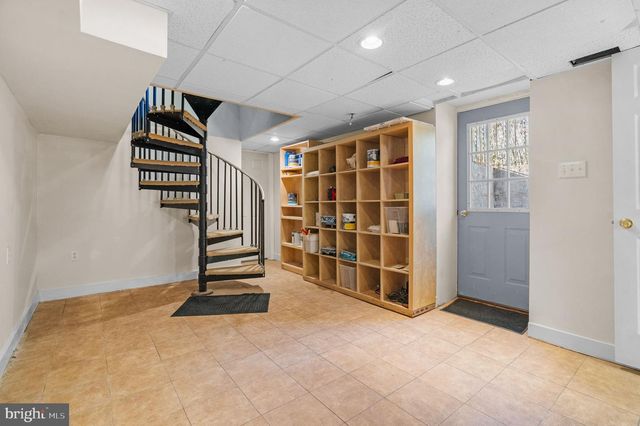 245 WILLOW AVE, Wayne, PA 19087