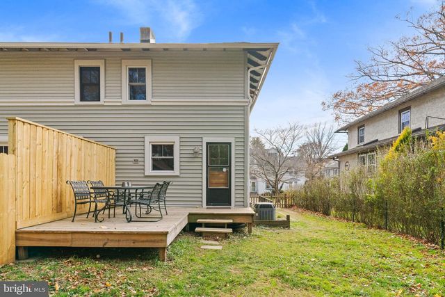 245 WILLOW AVE, Wayne, PA 19087