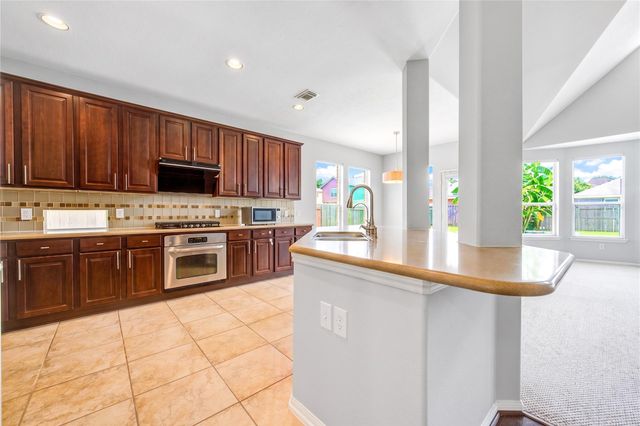 7931 Black Horse Cove, Missouri City, TX 77459