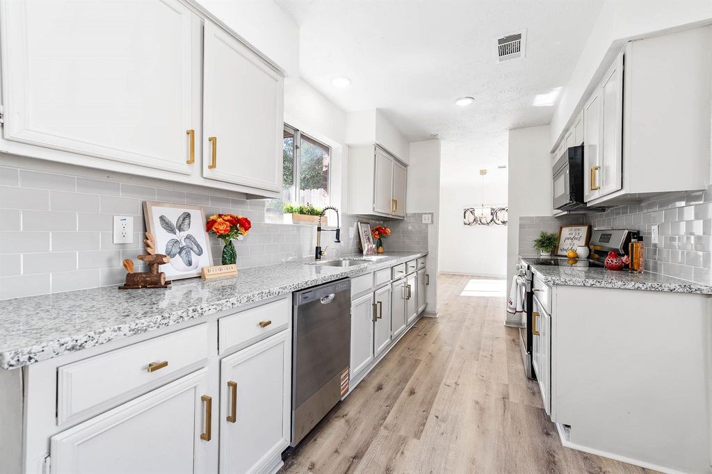 11427 Valarno Drive, Houston, TX 77066