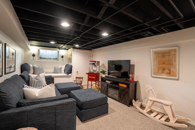 7431 N Boyd WAY, Milwaukee, WI 53217