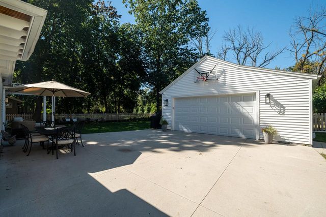7431 N Boyd WAY, Milwaukee, WI 53217