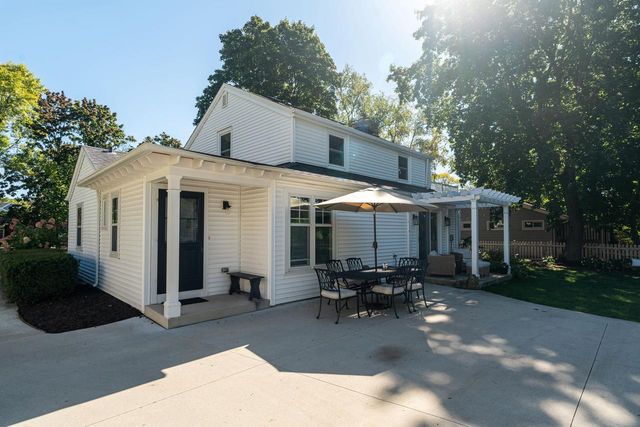 7431 N Boyd WAY, Milwaukee, WI 53217
