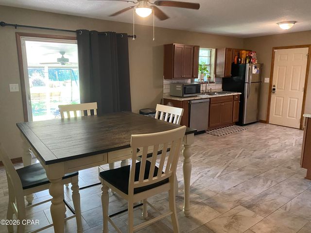 226 Highway 77, Chipley, FL 32428