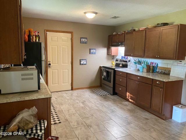 226 Highway 77, Chipley, FL 32428