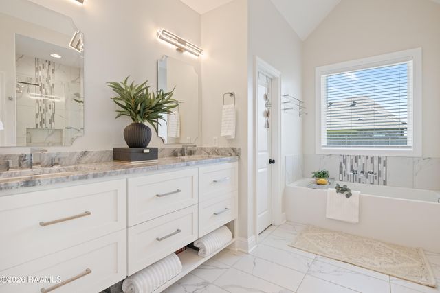 102 Fresh Fields Lane, Lafayette, LA 70503