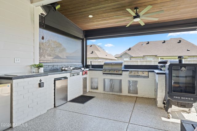 102 Fresh Fields Lane, Lafayette, LA 70503