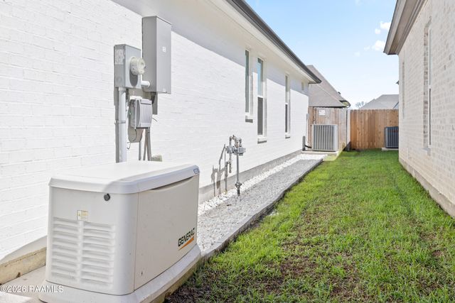 102 Fresh Fields Lane, Lafayette, LA 70503