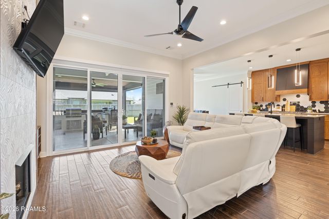 102 Fresh Fields Lane, Lafayette, LA 70503