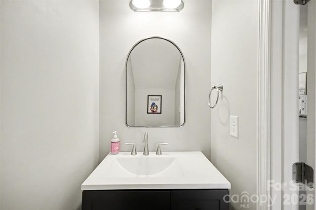 5705 Mossdale Lane, Charlotte, NC 28278