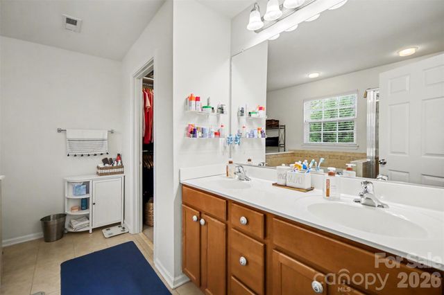 5705 Mossdale Lane, Charlotte, NC 28278