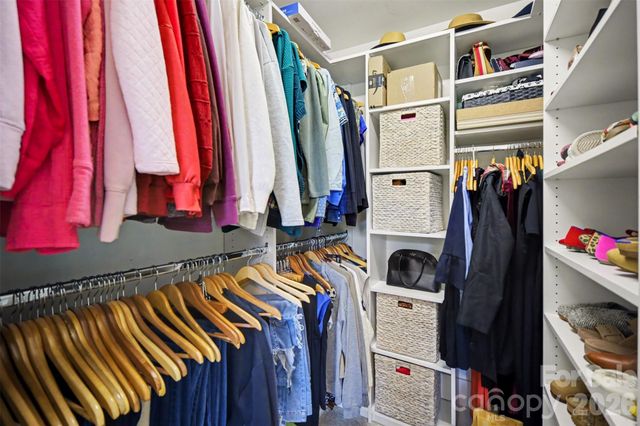 5705 Mossdale Lane, Charlotte, NC 28278