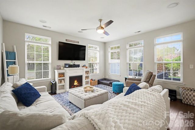 5705 Mossdale Lane, Charlotte, NC 28278