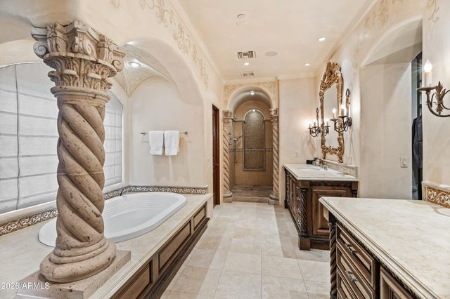 3900 E BETHANY HOME Road, Paradise Valley, AZ 85253