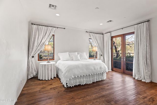 3900 E BETHANY HOME Road, Paradise Valley, AZ 85253