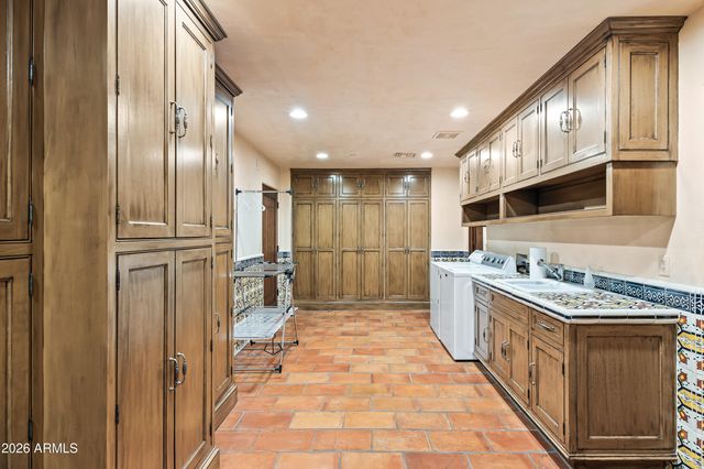 3900 E BETHANY HOME Road, Paradise Valley, AZ 85253