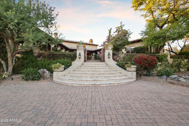 3900 E BETHANY HOME Road, Paradise Valley, AZ 85253