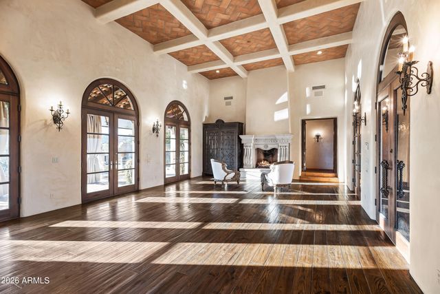 3900 E BETHANY HOME Road, Paradise Valley, AZ 85253