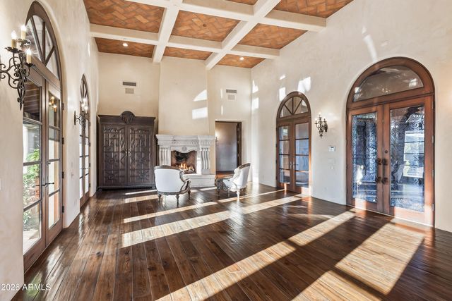 3900 E BETHANY HOME Road, Paradise Valley, AZ 85253