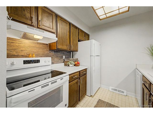 6482 W 80th Dr 201, Arvada, CO 80003