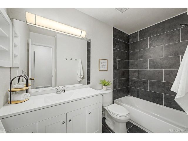 6482 W 80th Dr 201, Arvada, CO 80003