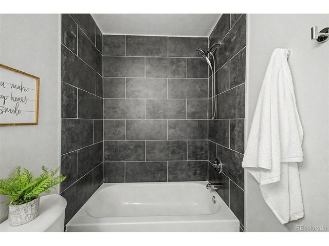 6482 W 80th Dr 201, Arvada, CO 80003