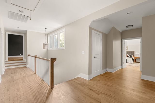 1422 Clifton Ln, Nashville, TN 37215